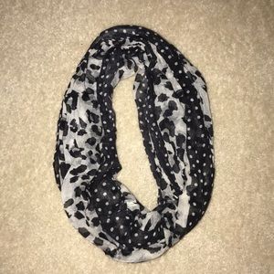 Black & White Patterned Scarf!